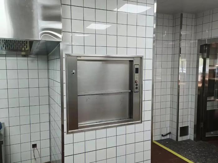 雜物電梯